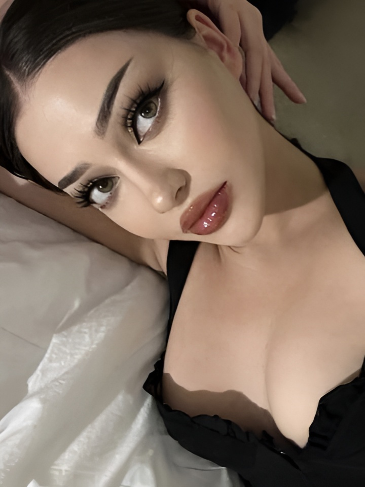 Виктория привлекальеная девушка из Клинцов цена от 4000 руб