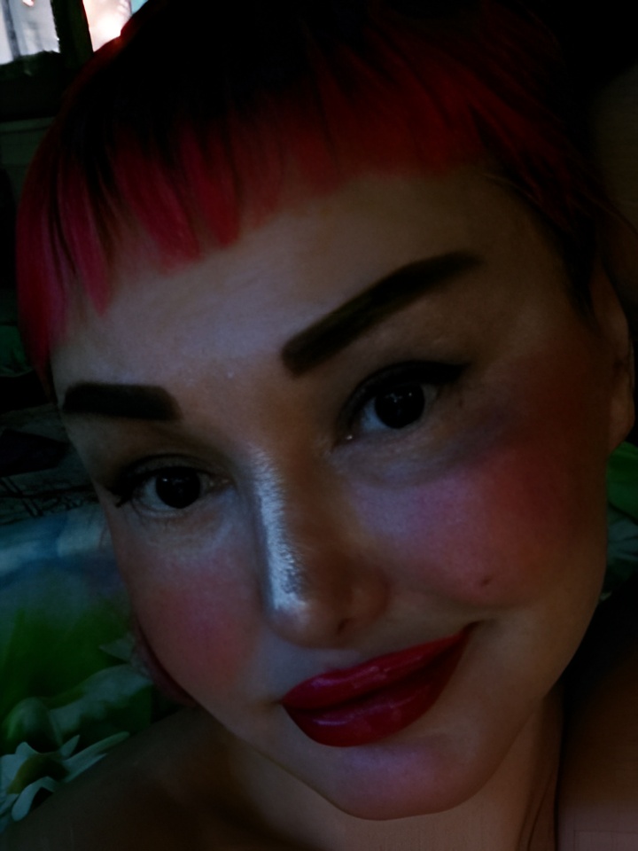 Викуля привлекальеная девушка из Клинцов цена от 10000 руб