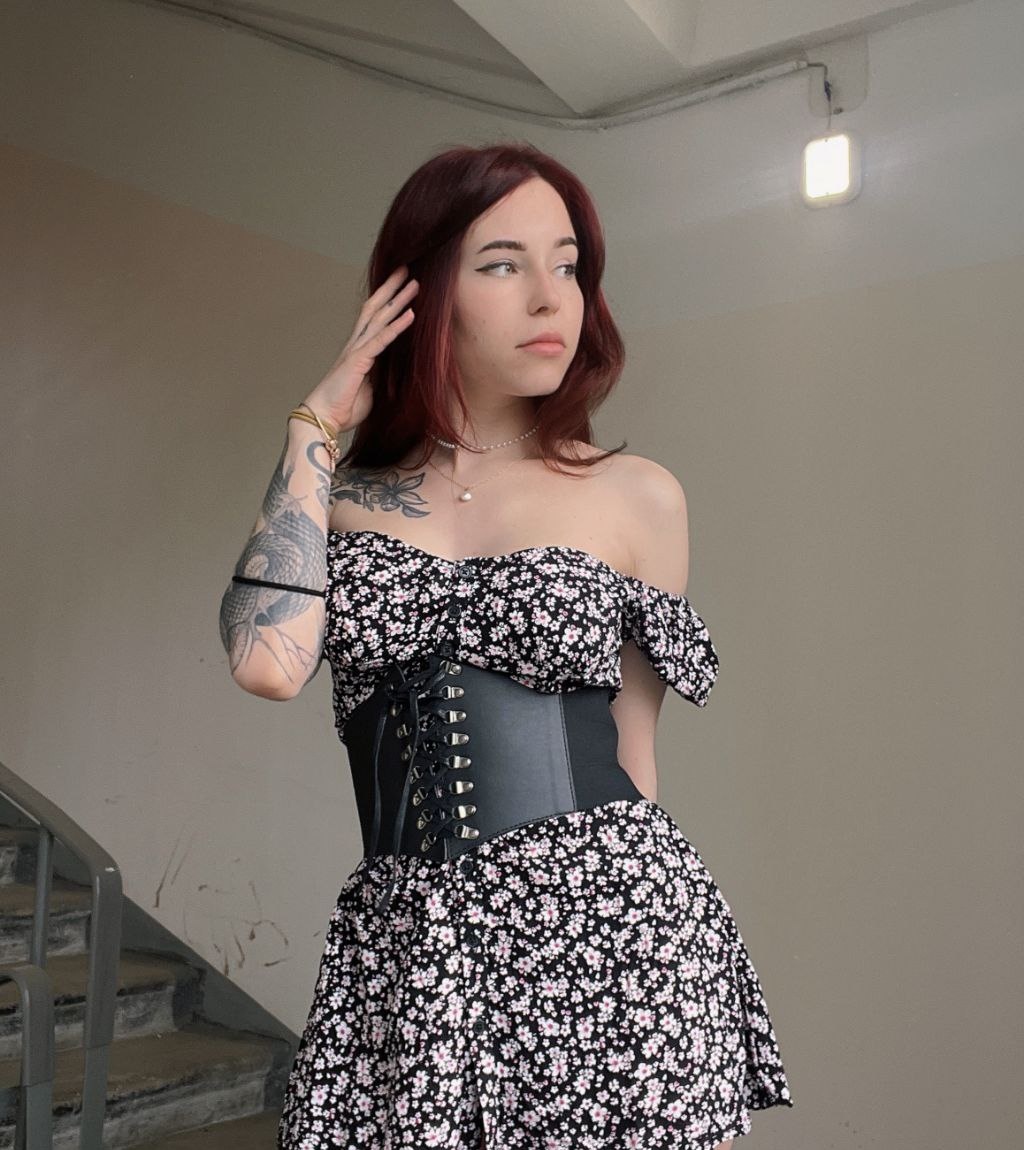 Кристи привлекальеная девушка из Клинцов цена от 3000 руб