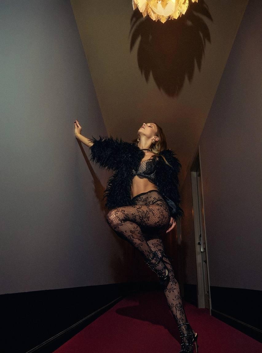 Света привлекальеная девушка из Клинцов цена от 6000 руб