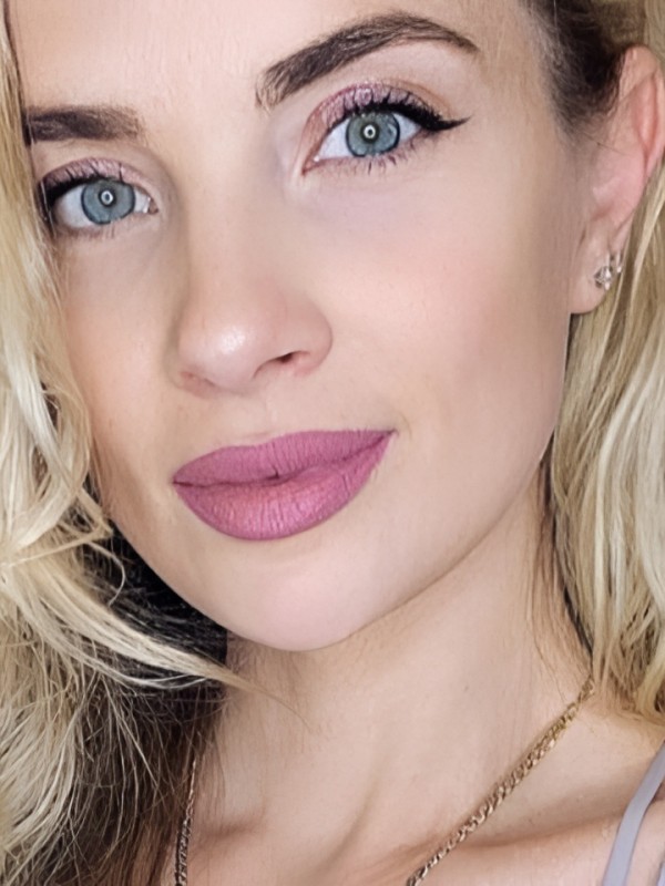 Ефросинья привлекательная девушка из Клинцов цена от 2500 руб