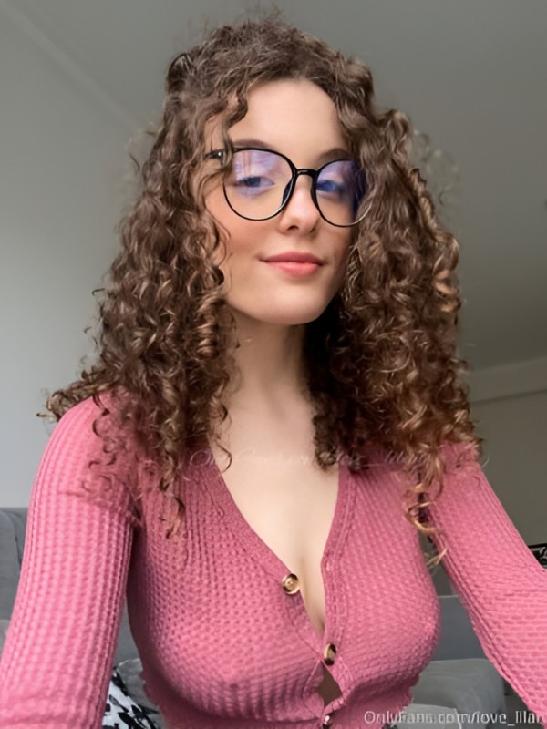 Эвелина привлекательная девушка из Клинцов цена от 5000 руб