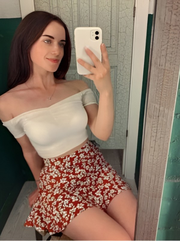 Фатима привлекательная девушка из Клинцов цена от 1500 руб