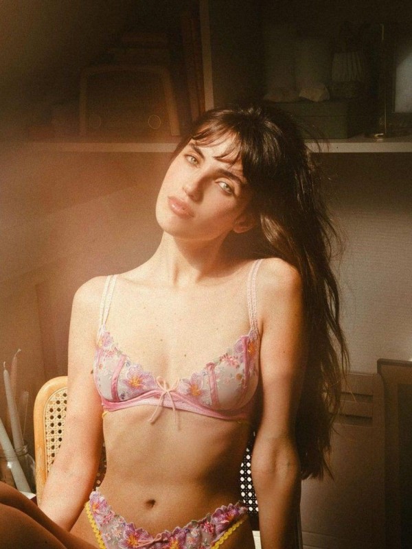 Надежда привлекательная девушка из Клинцов цена от 6000 руб